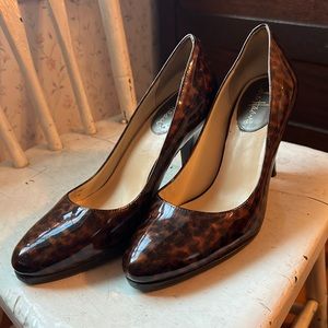 Cole Haan Nike Air Pumps. Round Toe Patent Leather Leopard. 9B.